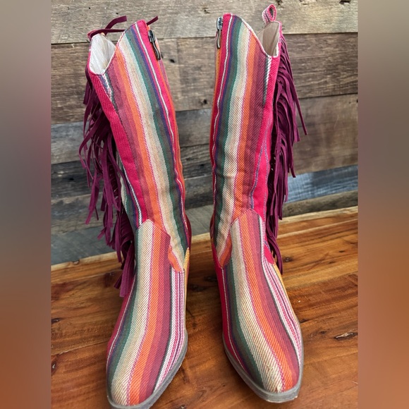 🔥 Lucky & Blessed Western Serape Fringe Boots - Size 10 - EUC 🔥 - Picture 8 of 15